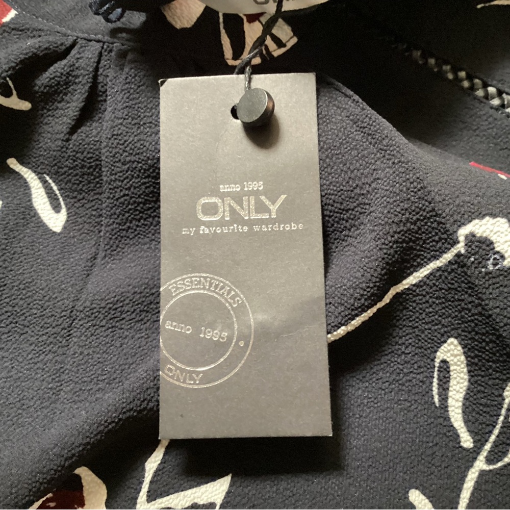 NWT Only ‘Mallory’ Long Sleeved Floral Print Blouse, Size 2 - Picture 6 of 10